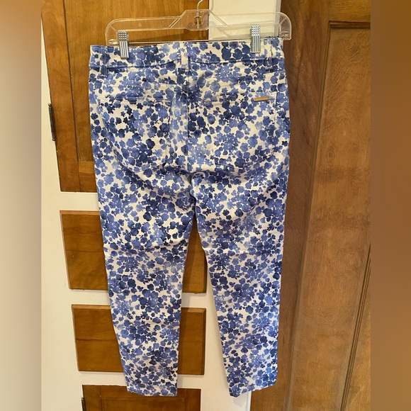 Blue Floral Michael Kors Capris Pants Size 6 - Picture 3 of 5